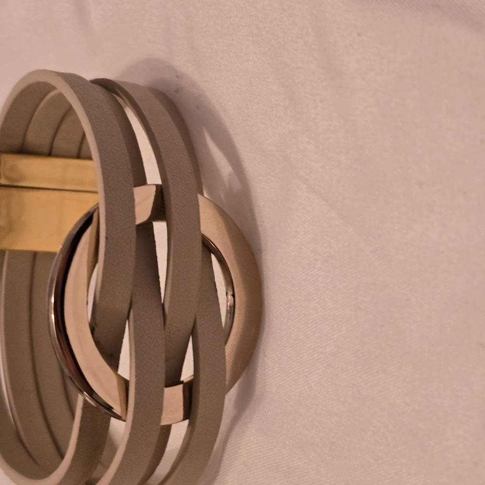 Elegant Gray and Gold Women's Bracelet